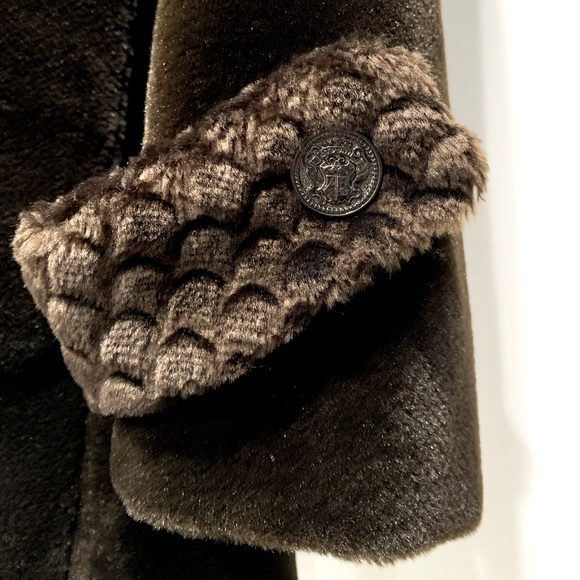 Vintage St. John by Marie Gray Fully Lined Double Breasted Faux Fur Coat - Picture 4 of 13